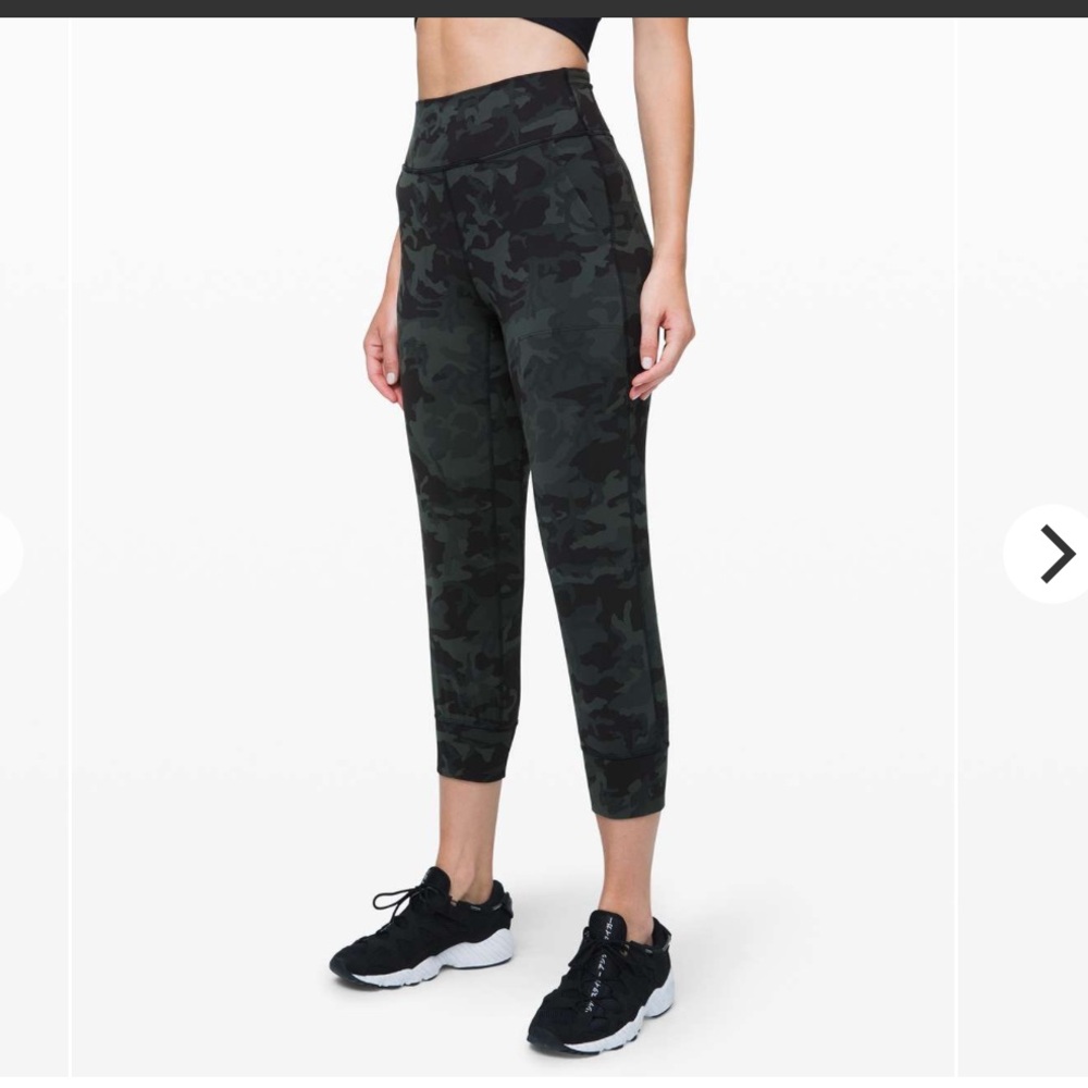 Lululemon- Align Joggers- Black Heritage Camo- 25”- Sz 10- Pockets